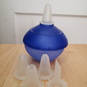 NWT Tupperware Gourmet Decorator